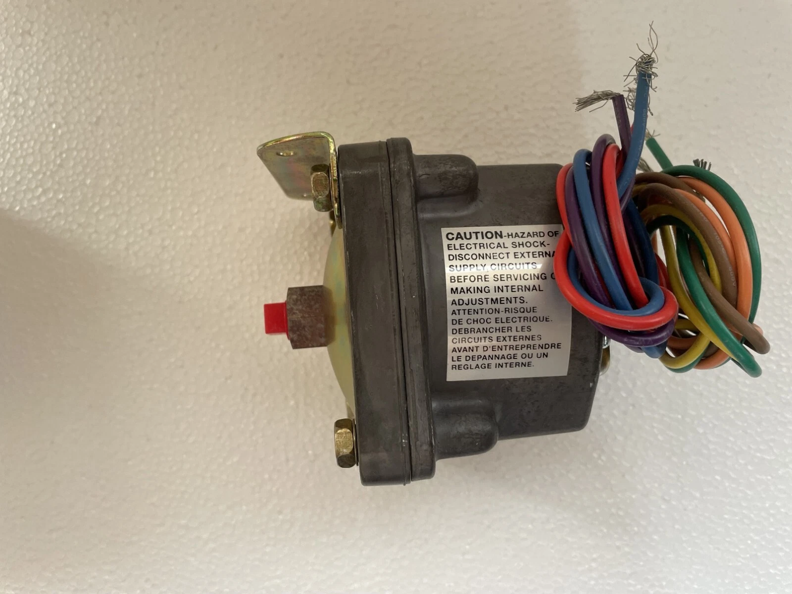 admin/uploads/uploads/barksdale d2h-h18s pres vaccum actu switchh_6.webp